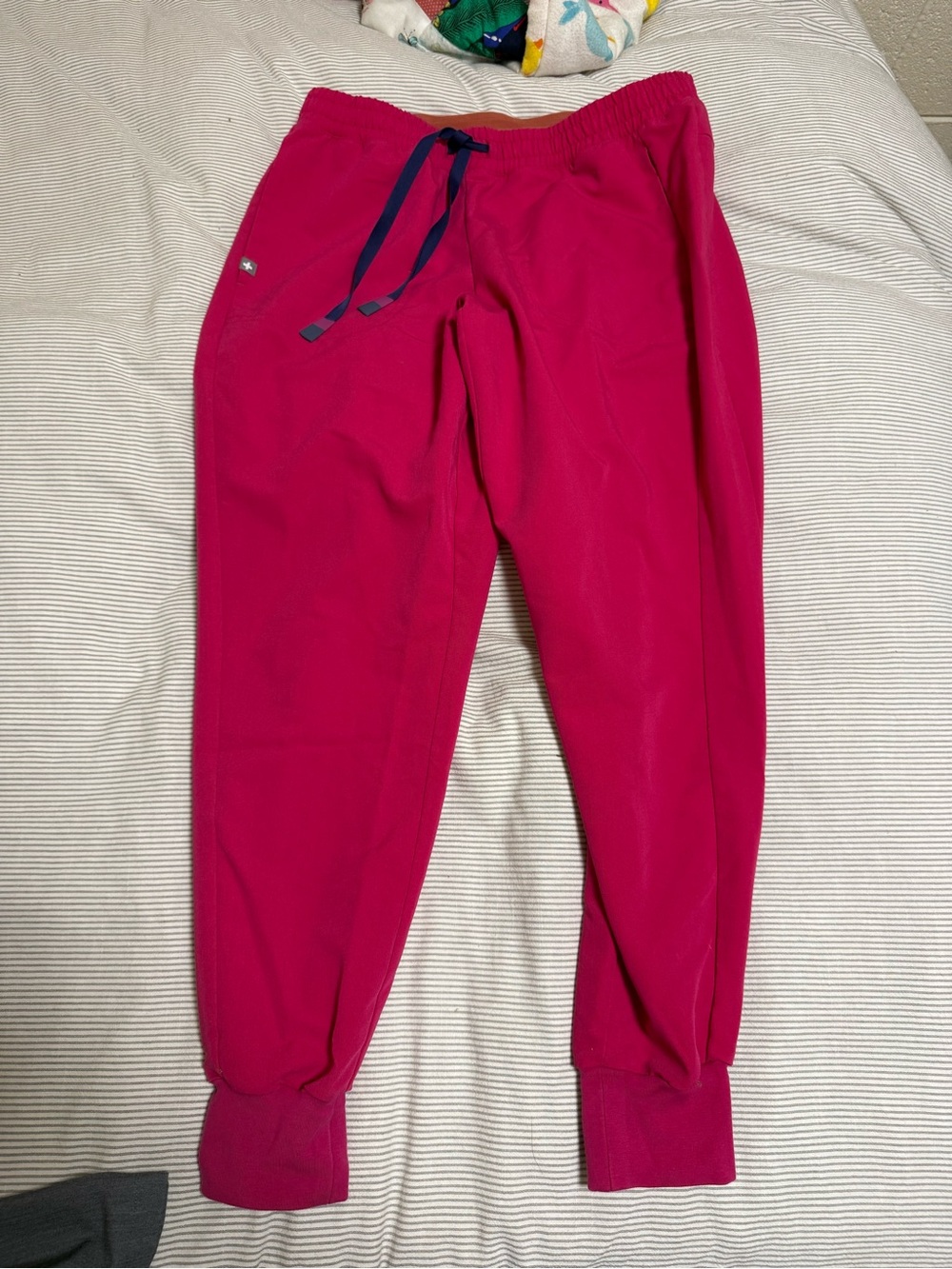 FIGS Maternity Zamora Hot Pink Jogger Scrub Bottoms Medium